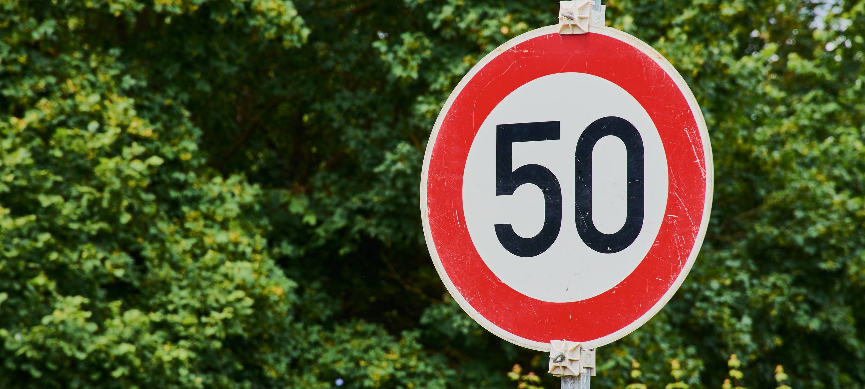 Bedburg-Rath: Bald Tempo 50 auf Grevenbroicher Straße