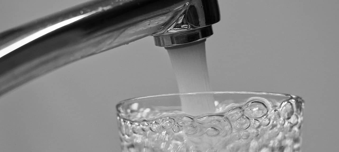 Vorsicht beim Wäschewaschen: Rohrnetzspülung in Hürth