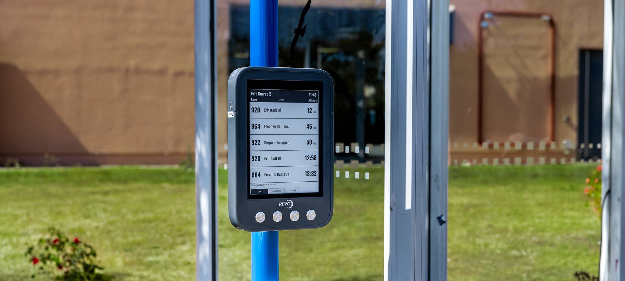 Bushaltestellen in Frechen werden digitaler